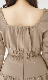 モデル：158cm（着用サイズ：FREE　着用カラー：BEG）