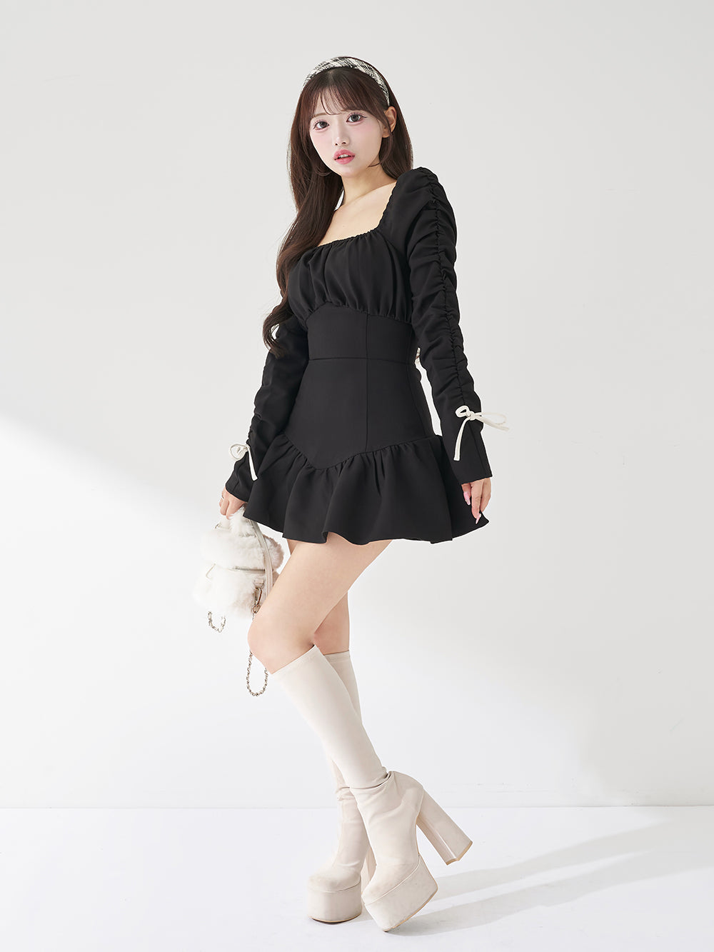 モデル：158cm（着用サイズ：FREE　着用カラー：BLK）