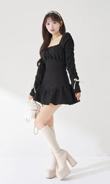 モデル：158cm（着用サイズ：FREE　着用カラー：BLK）