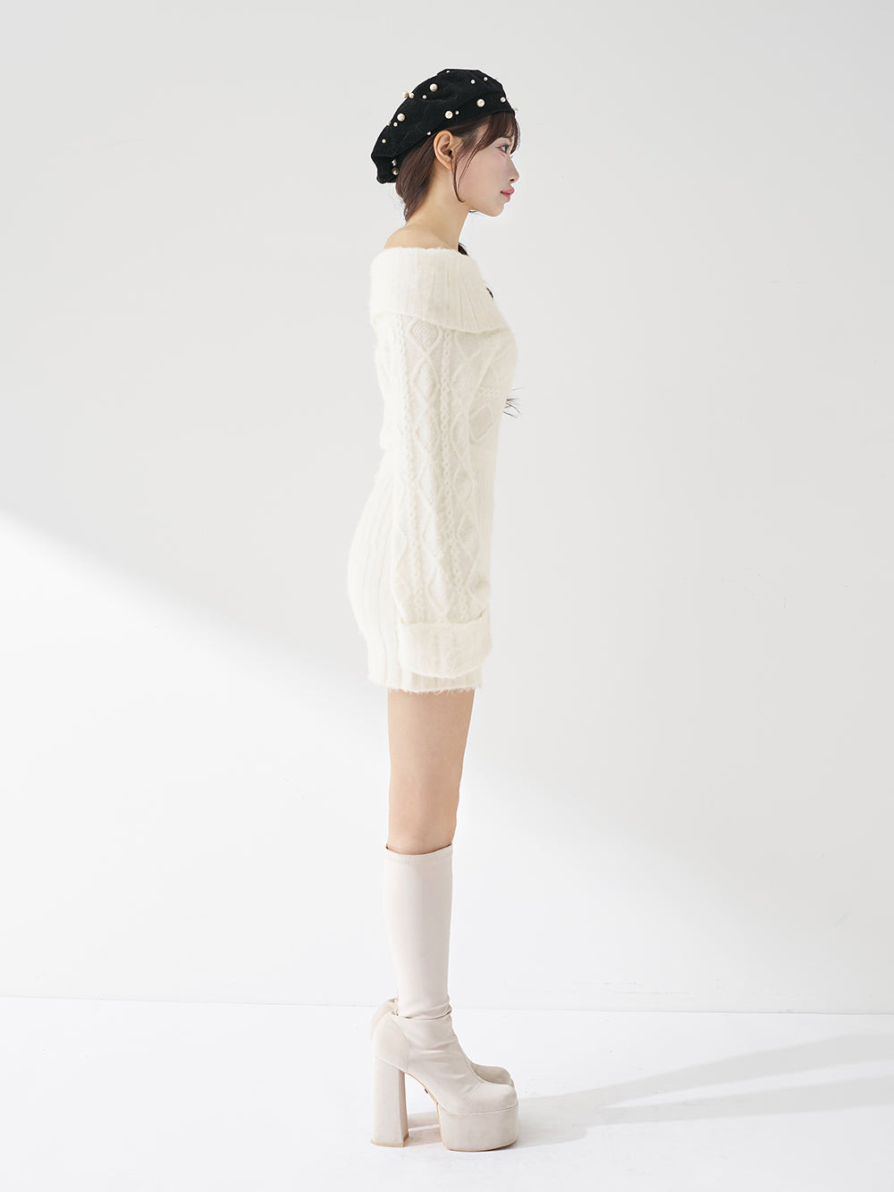 モデル：158cm（着用サイズ：FREE　着用カラー：WHT）