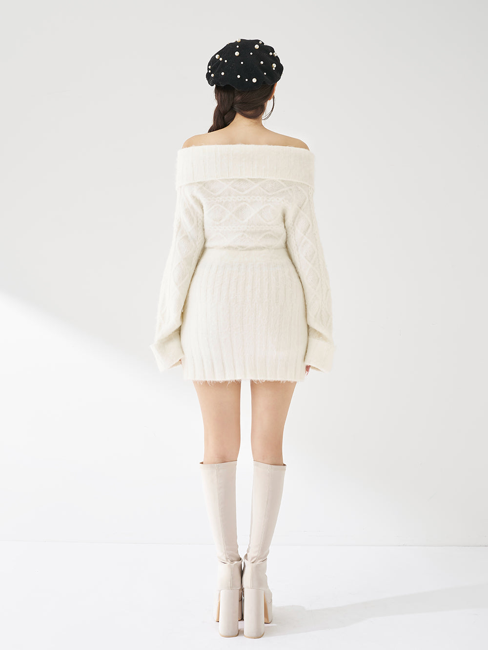 モデル：158cm（着用サイズ：FREE　着用カラー：WHT）