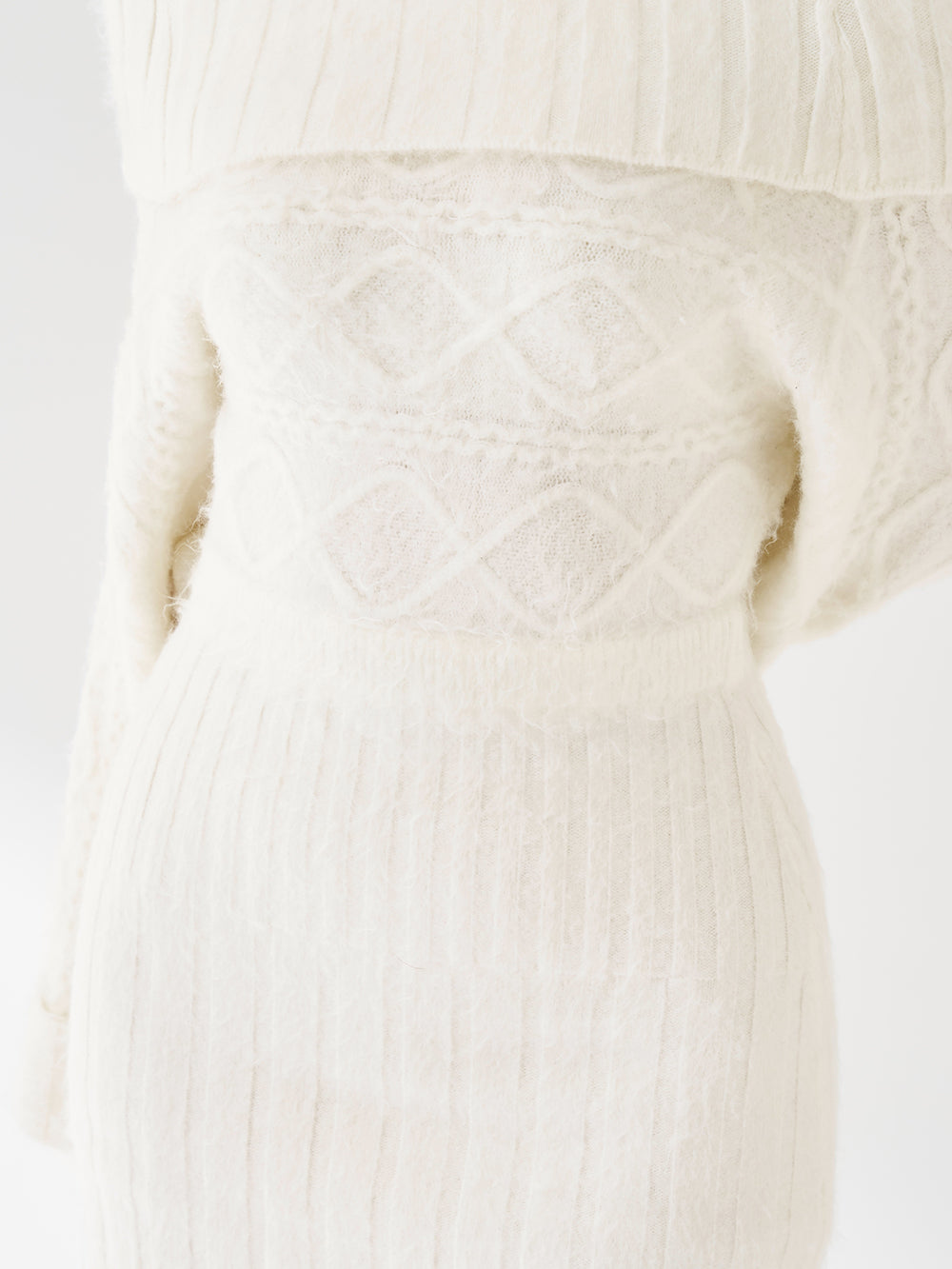 モデル：158cm（着用サイズ：FREE　着用カラー：WHT）