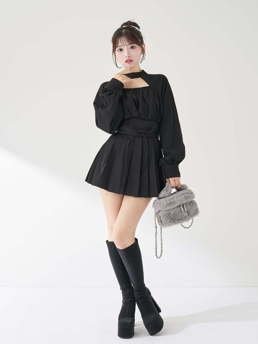 モデル：158cm（着用サイズ：FREE　着用カラー：BLK）