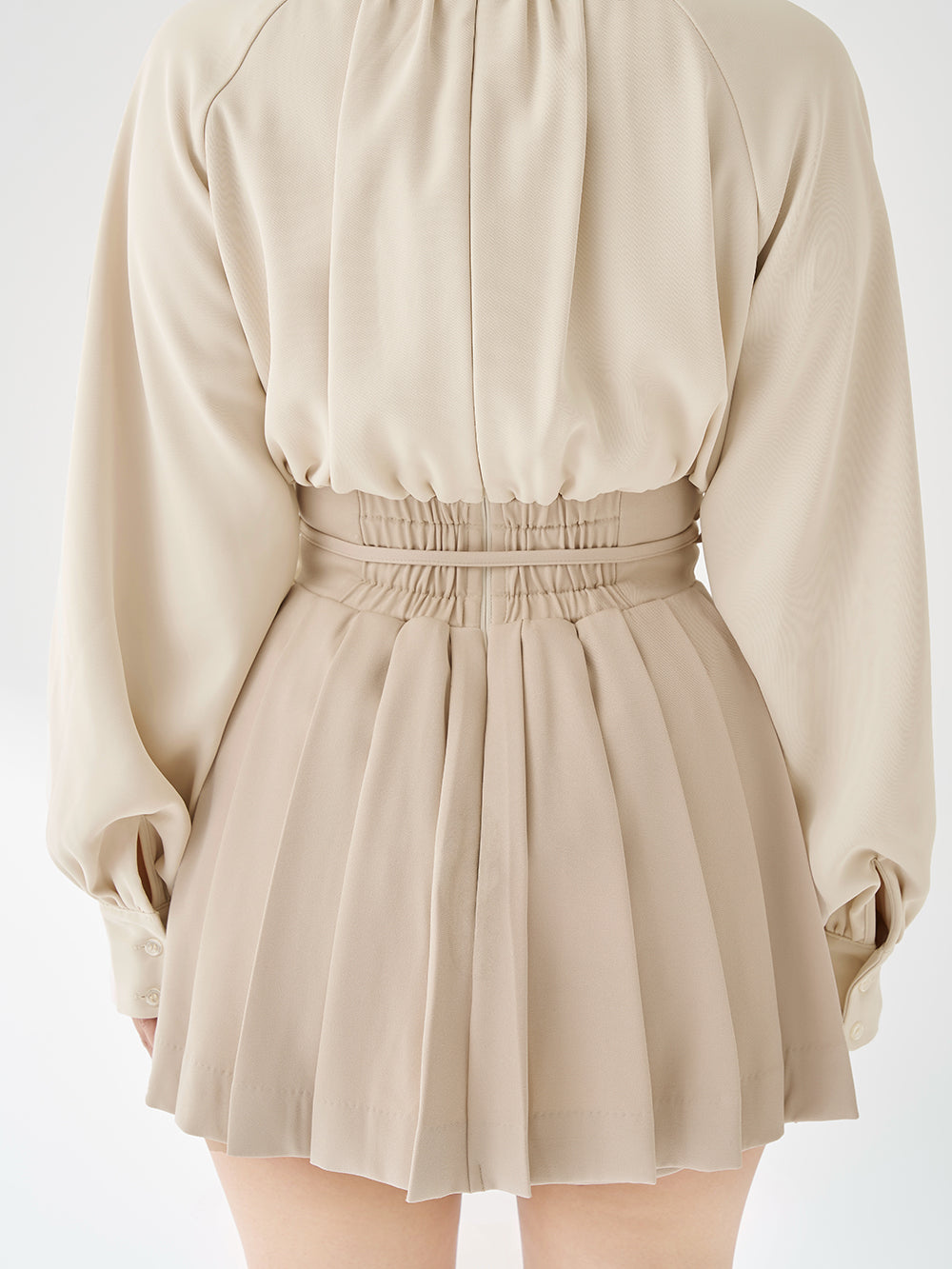 モデル：158cm（着用サイズ：FREE　着用カラー：IVO）