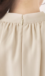 モデル：158cm（着用サイズ：FREE　着用カラー：IVO）