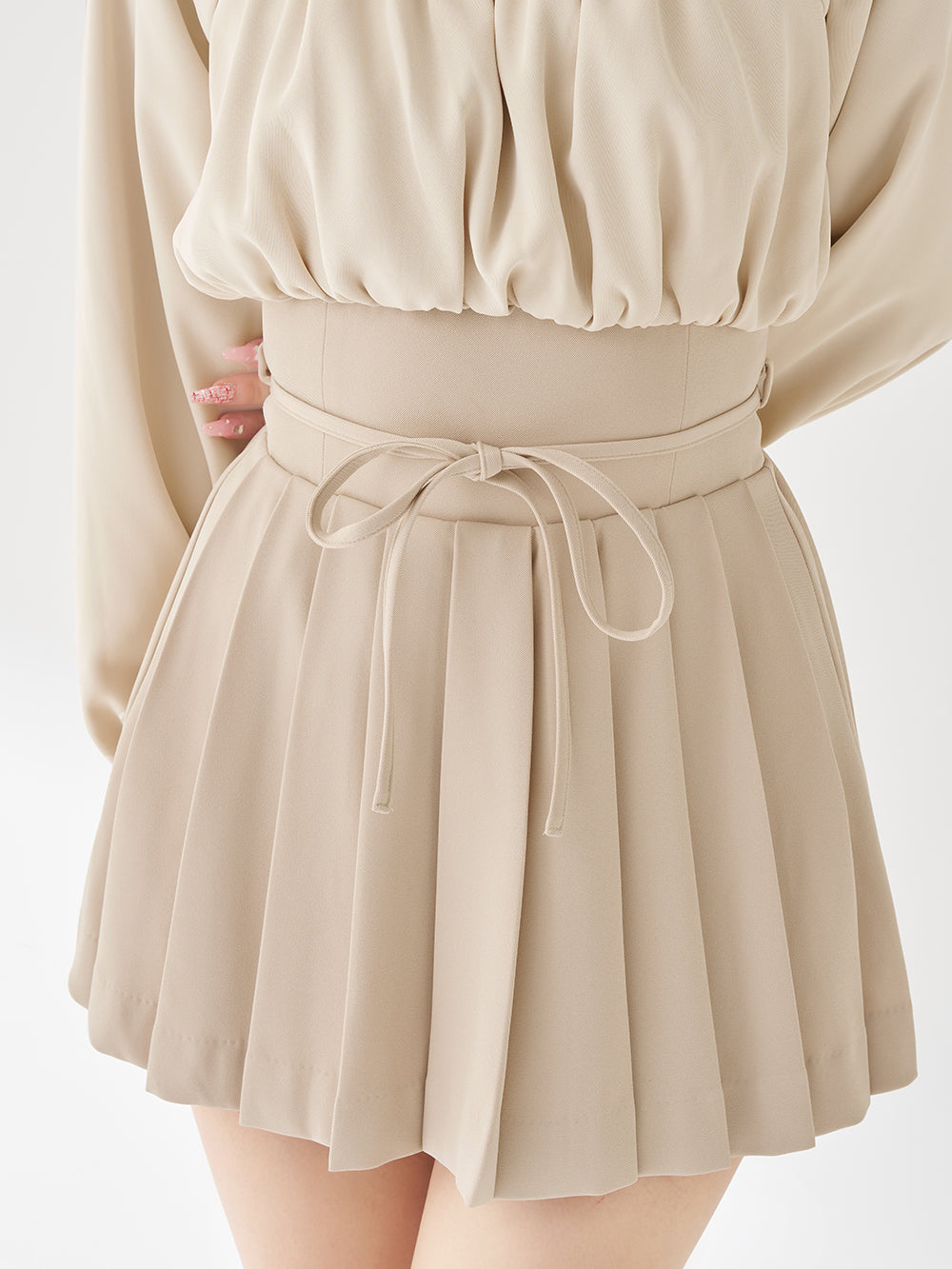 モデル：158cm（着用サイズ：FREE　着用カラー：IVO）