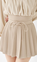 モデル：158cm（着用サイズ：FREE　着用カラー：IVO）