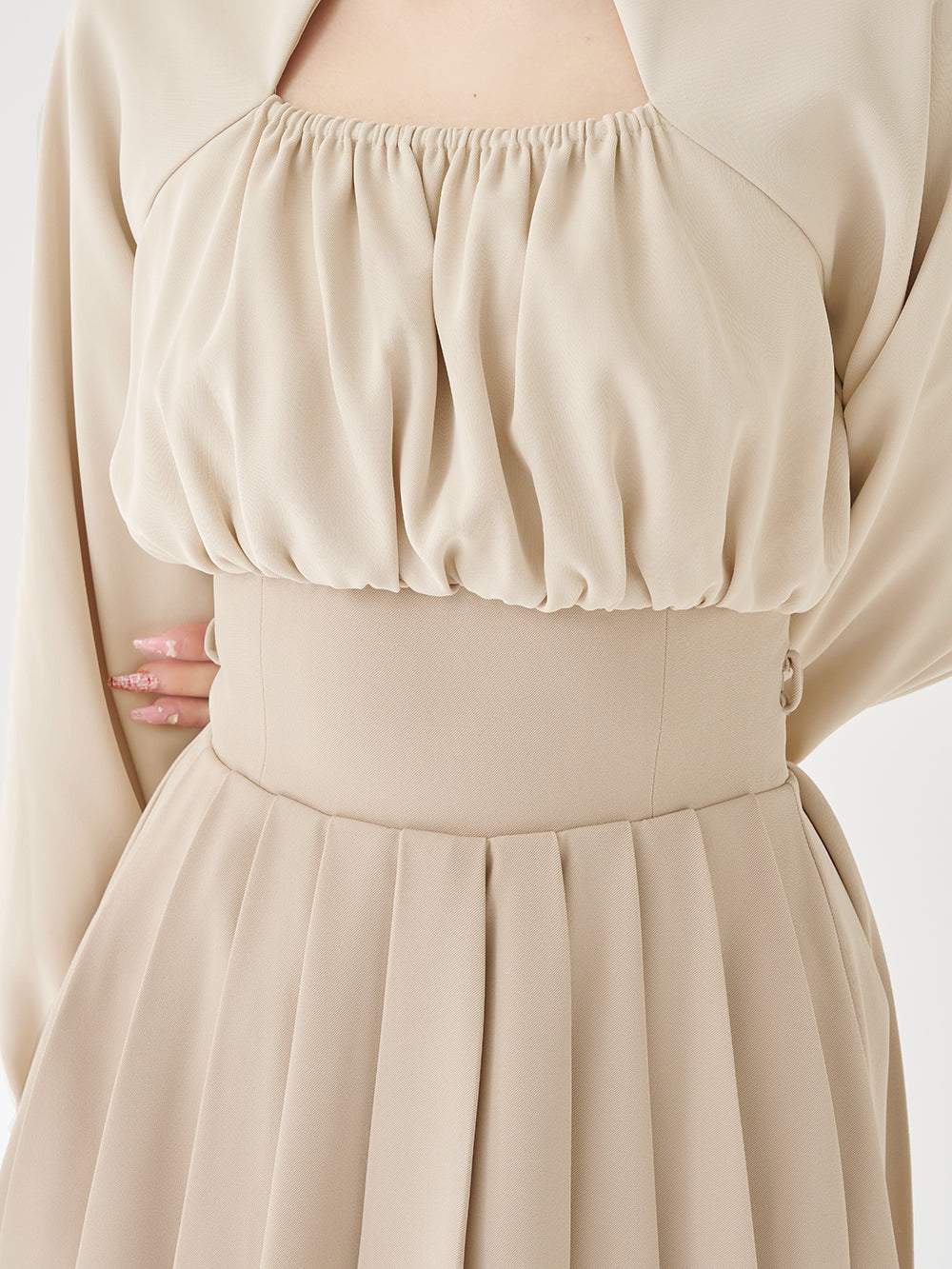 モデル：158cm（着用サイズ：FREE　着用カラー：IVO）