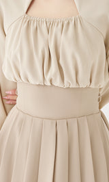 モデル：158cm（着用サイズ：FREE　着用カラー：IVO）