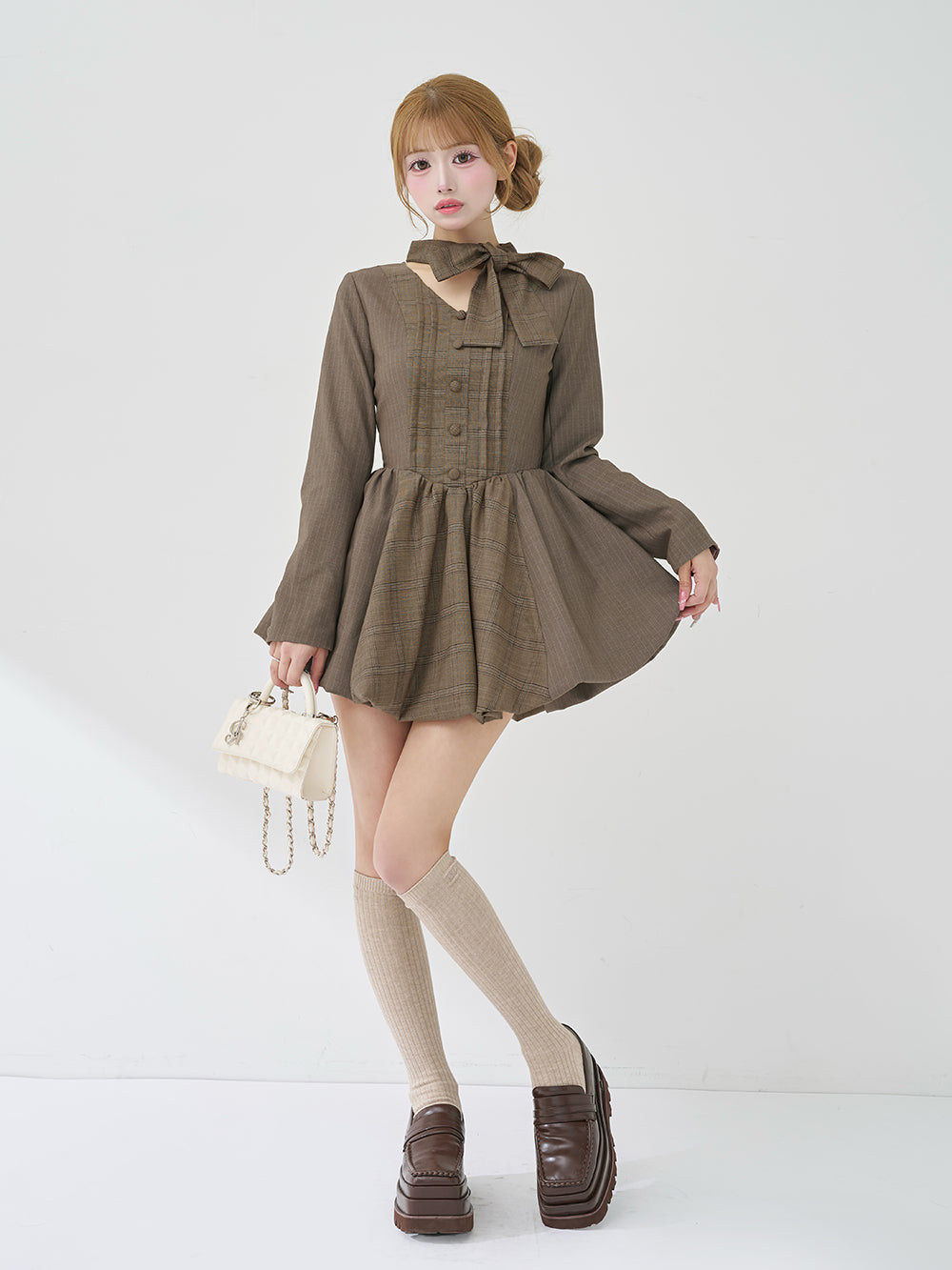 モデル：158cm（着用サイズ：FREE　着用カラー：BEG）