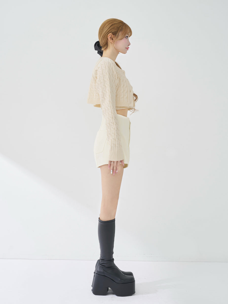 モデル：158cm（着用サイズ：S　着用カラー：IVO）