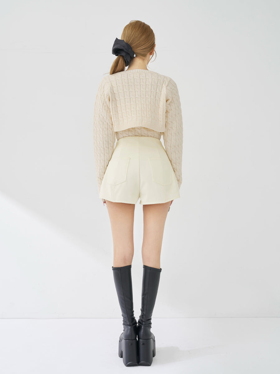 モデル：158cm（着用サイズ：S　着用カラー：IVO）