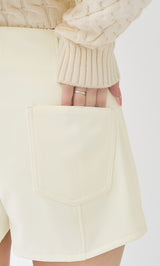 モデル：158cm（着用サイズ：S　着用カラー：IVO）