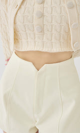 モデル：158cm（着用サイズ：S　着用カラー：IVO）