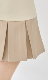 モデル：158cm（着用サイズ：FREE　着用カラー：BEG）