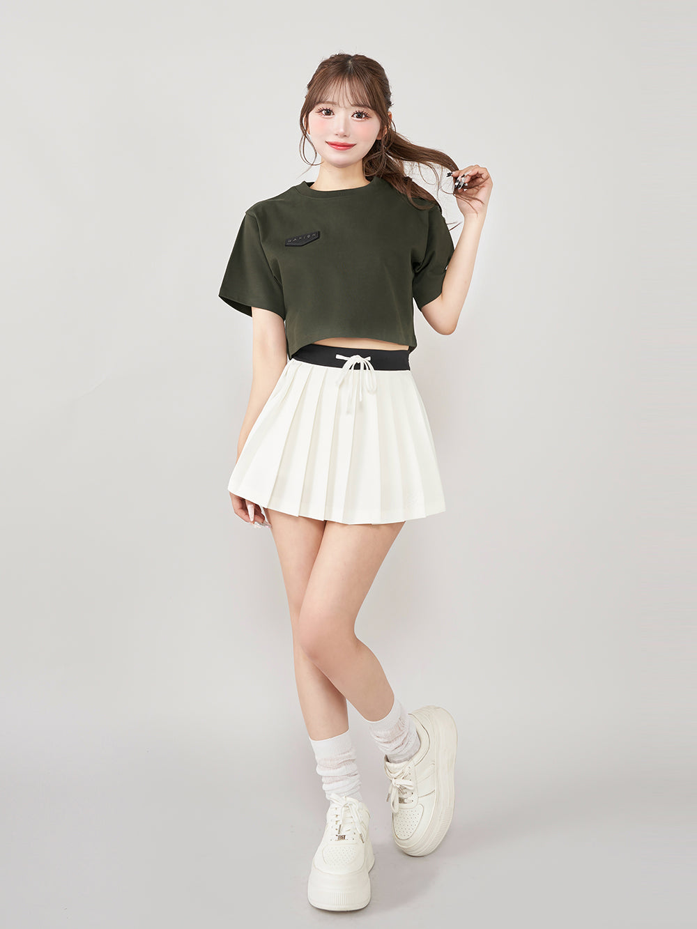 モデル：158cm（着用サイズ：FREE　着用カラー：WHT）