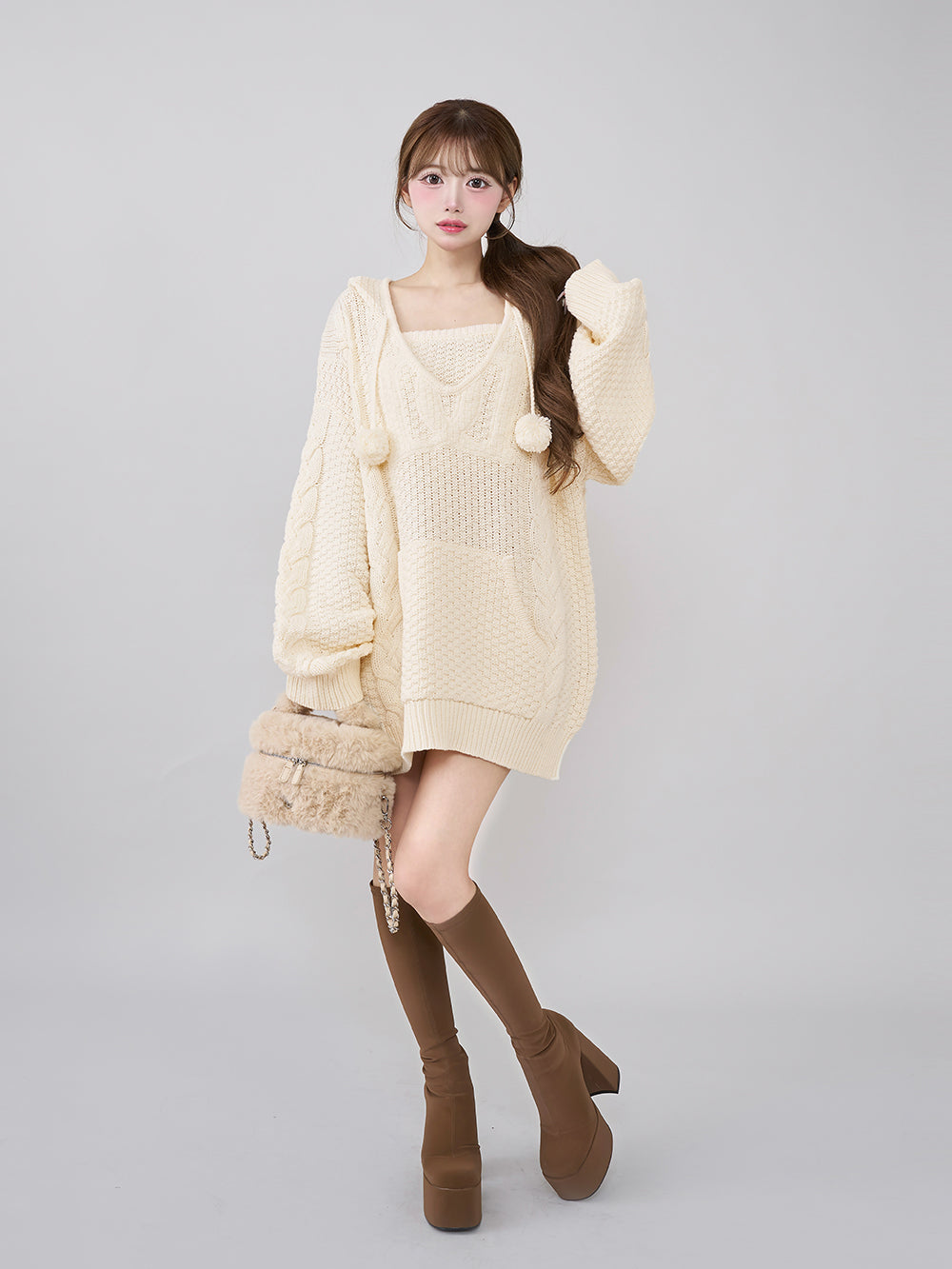 モデル：158cm（着用サイズ：FREE　着用カラー：IVO）