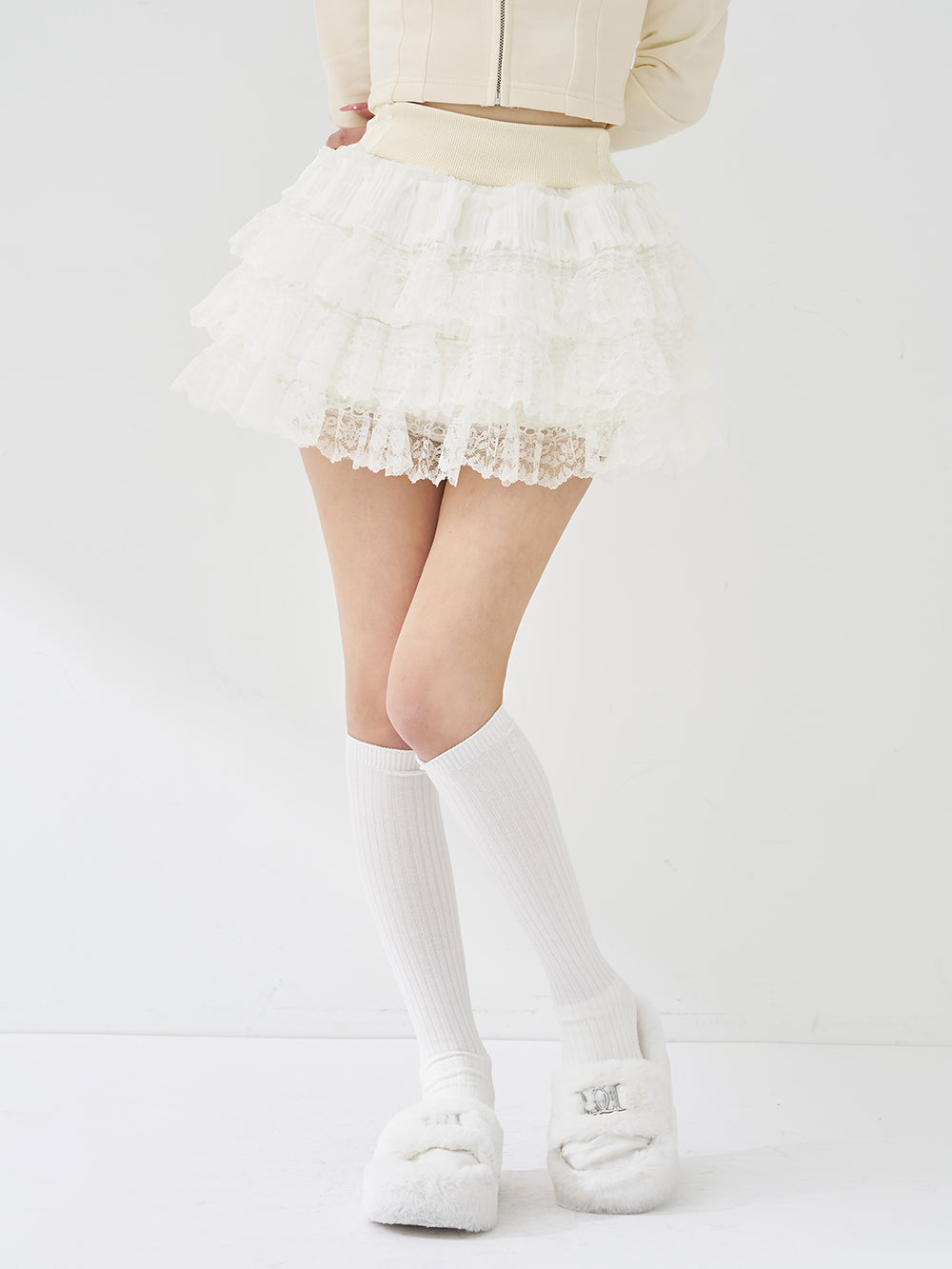 モデル：158cm（着用サイズ：FREE　着用カラー：IVO）