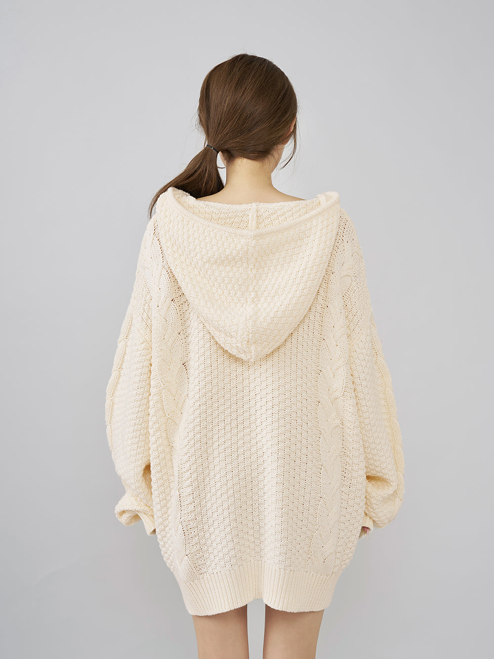 モデル：158cm（着用サイズ：FREE　着用カラー：IVO）