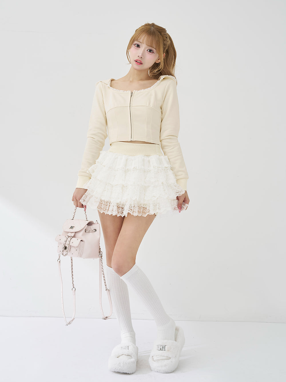 モデル：158cm（着用サイズ：FREE　着用カラー：IVO）