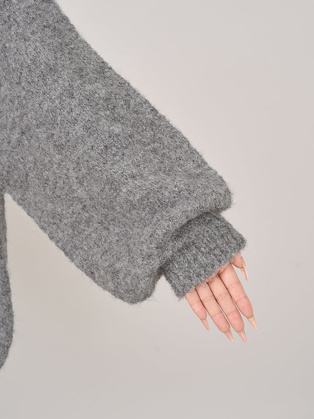 モデル：158cm（着用サイズ：FREE　着用カラー：GRY）