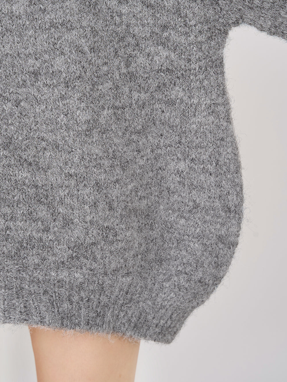 モデル：158cm（着用サイズ：FREE　着用カラー：GRY）
