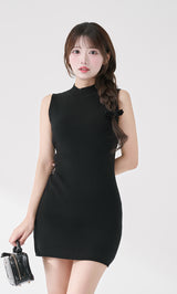 モデル：158cm（着用サイズ：FREE　着用カラー：BLK）