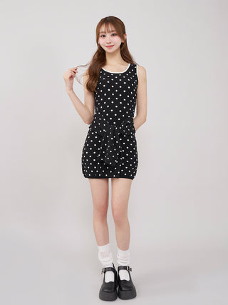 モデル：157cm（着用サイズ：FREE　着用カラー：BLK）