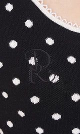 モデル：157cm（着用サイズ：FREE　着用カラー：BLK）