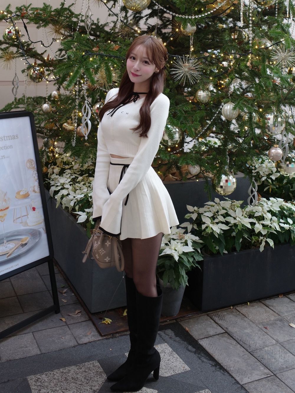 モデル：156cm（着用サイズ：FREE　着用カラー：IVO）