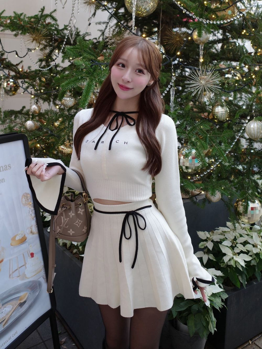 モデル：156cm（着用サイズ：FREE　着用カラー：IVO）