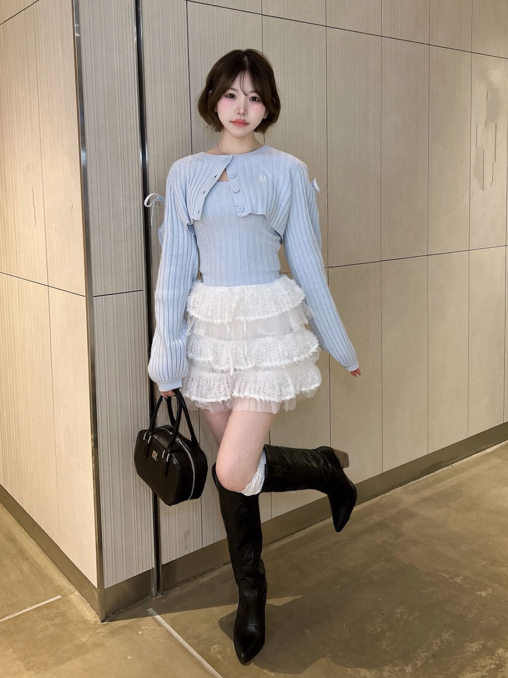 モデル：164cm（着用サイズ：FREE　着用カラー：SAX）