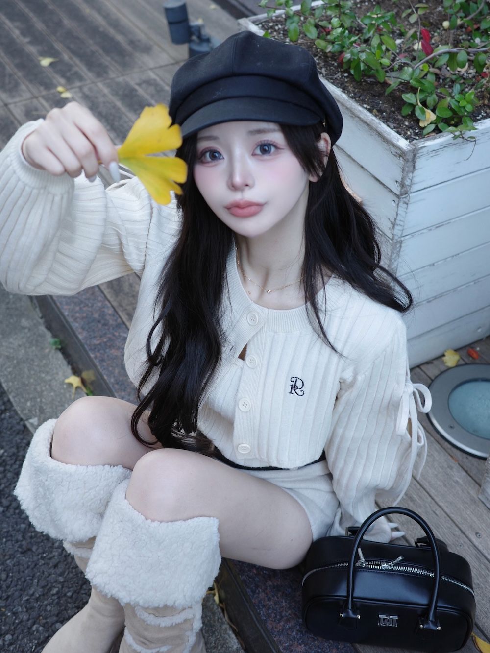 モデル：158cm（着用サイズ：FREE　着用カラー：IVO）