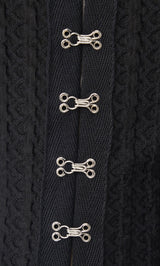 モデル：165cm（着用サイズ：FREE　着用カラー：BLK）