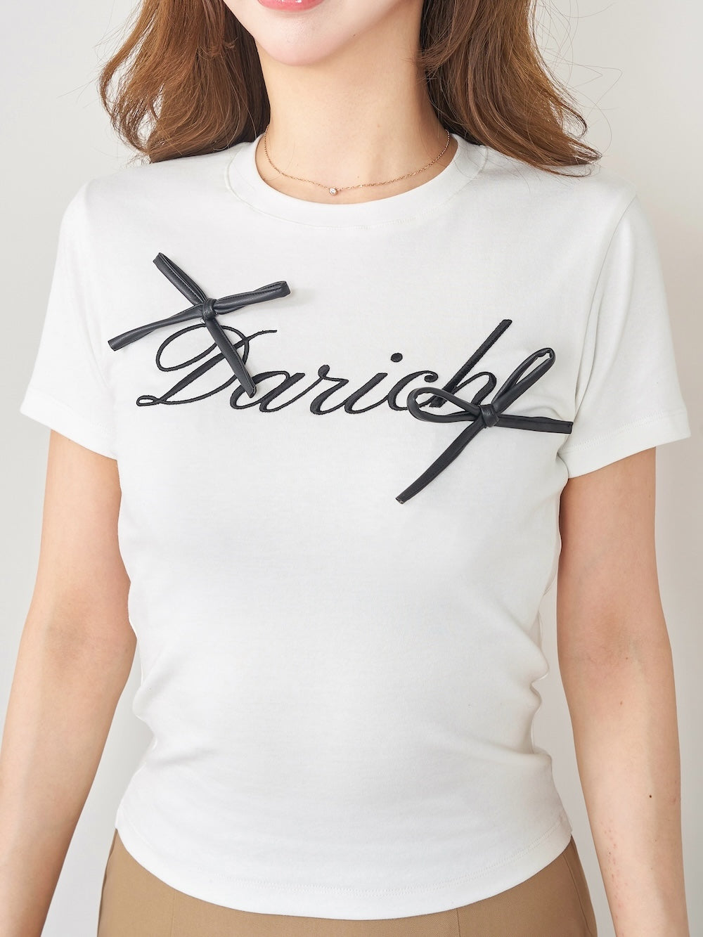 【a✩プロフ必読様】ダーリッチ オープンリボンTシャツ フリーサイズ ホワイト リボンロゴTシャツ – Darich (ダーリッチ)