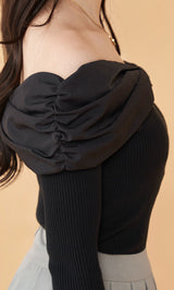 モデル：163cm（着用サイズ：FREE　着用カラー：BLK）