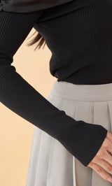 モデル：163cm（着用サイズ：FREE　着用カラー：BLK）