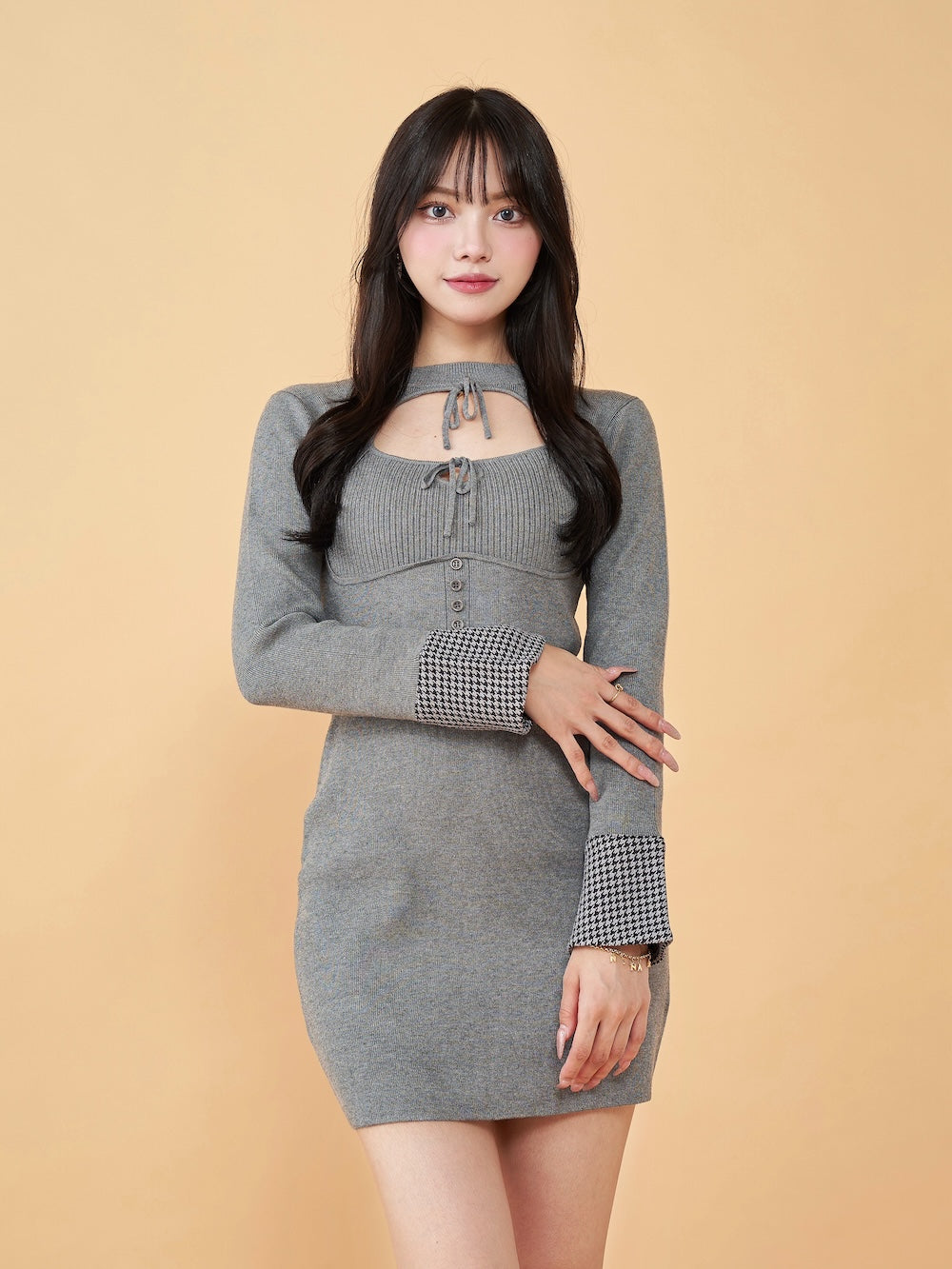 モデル：163cm（着用サイズ：FREE　着用カラー：GRY）