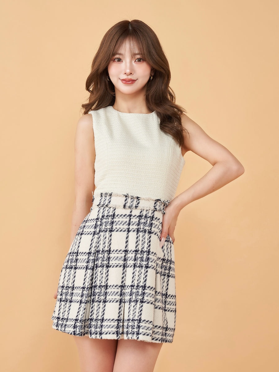 モデル：158cm（着用サイズ：FREE　着用カラー：IVO）