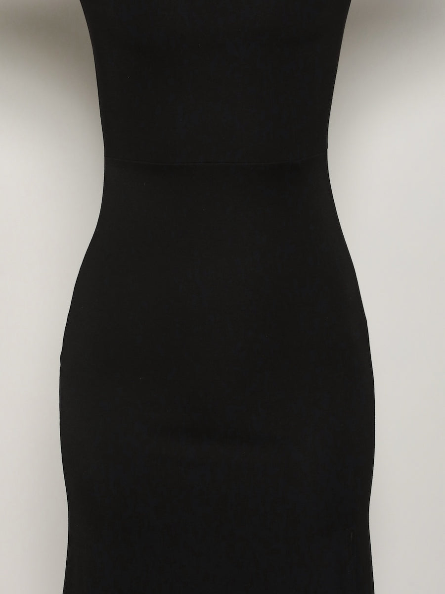 モデル：158cm（着用サイズ：FREE　着用カラー：BLK）