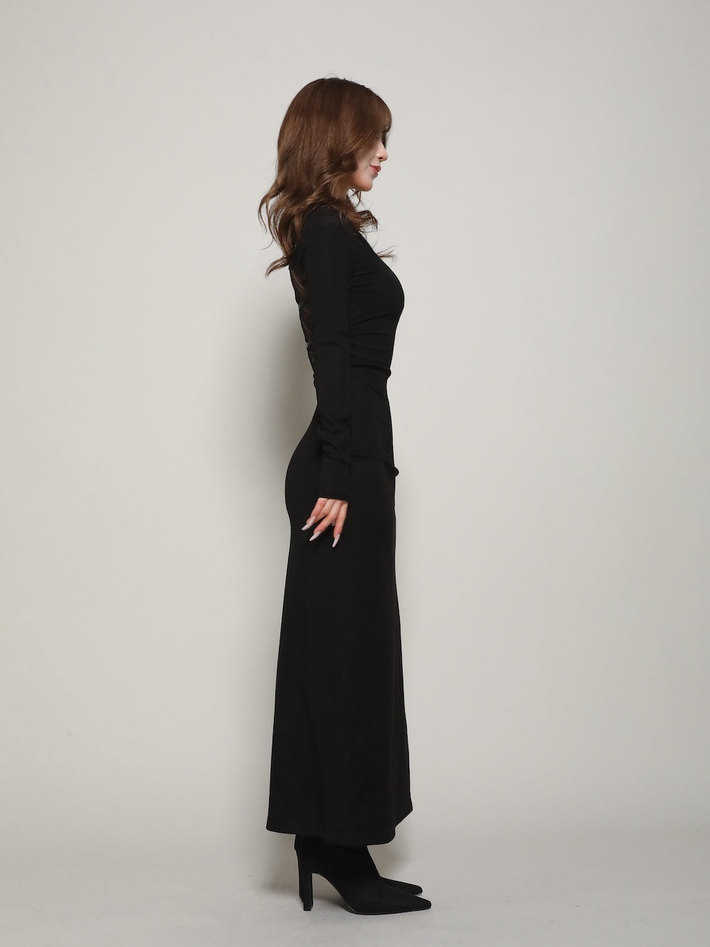 モデル：158cm（着用サイズ：FREE　着用カラー：BLK）