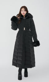 モデル：156cm（着用サイズ：S　着用カラー：BLK）