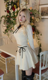 モデル：155cm（着用サイズ：FREE　着用カラー：IVO）