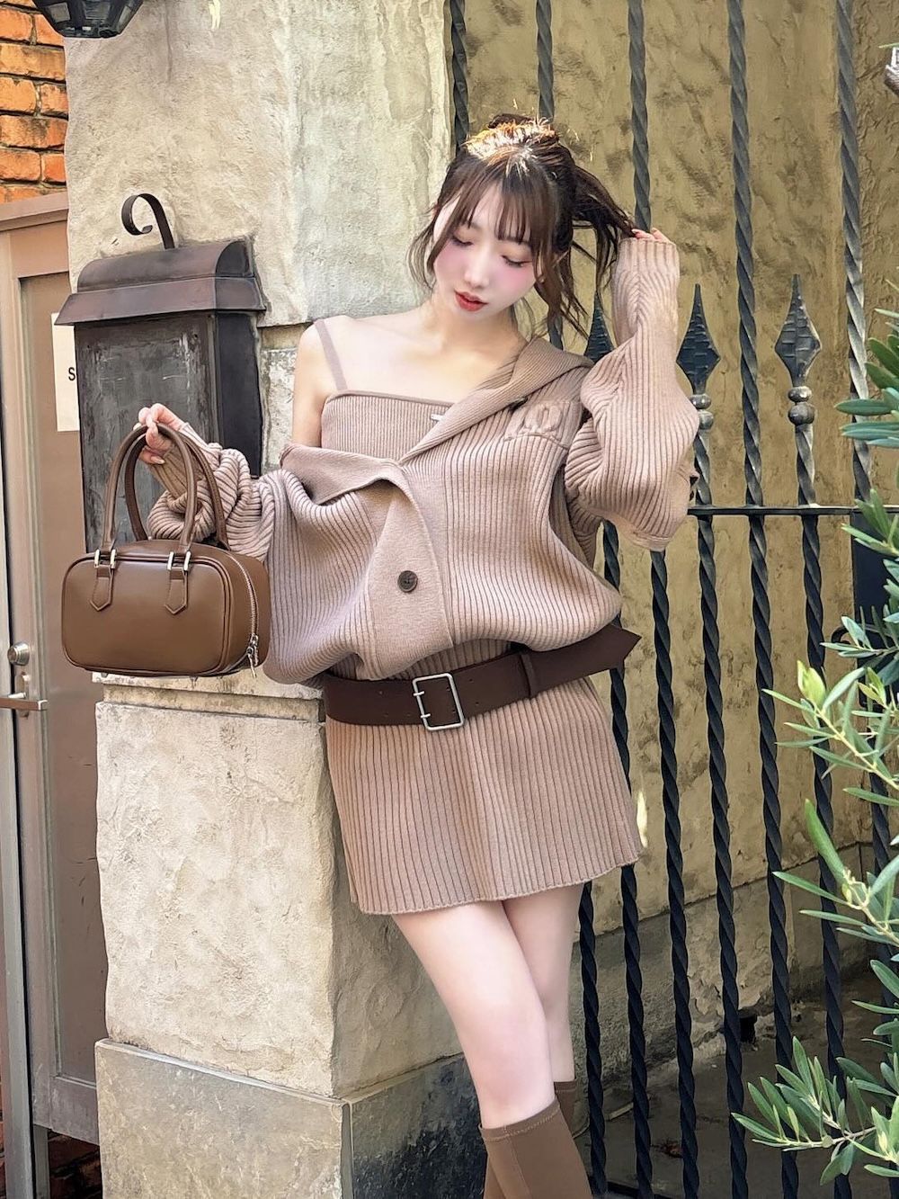 モデル：160cm（着用サイズ：FREE　着用カラー：MOC）