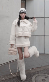 モデル：160cm（着用サイズ：S　着用カラー：IVO）