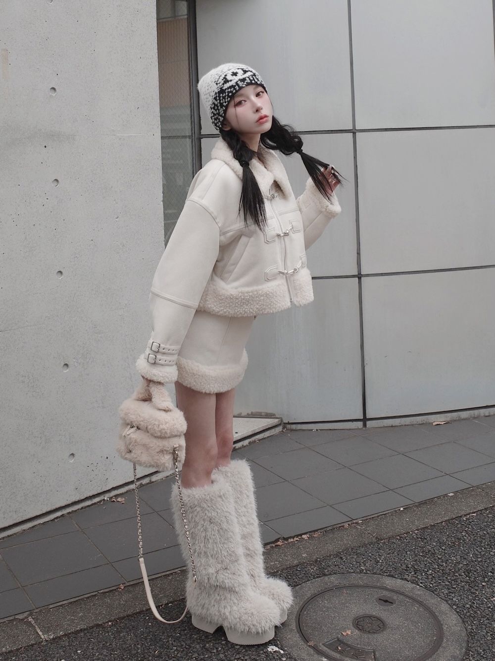 モデル：160cm（着用サイズ：S　着用カラー：IVO）