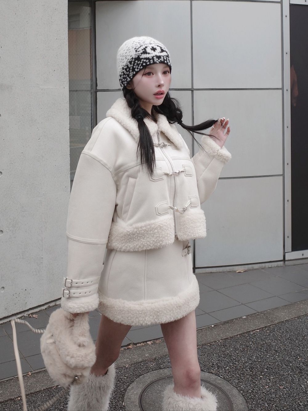 モデル：160cm（着用サイズ：S　着用カラー：IVO）