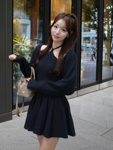 モデル：156cm（着用サイズ：FREE　着用カラー：NVY）