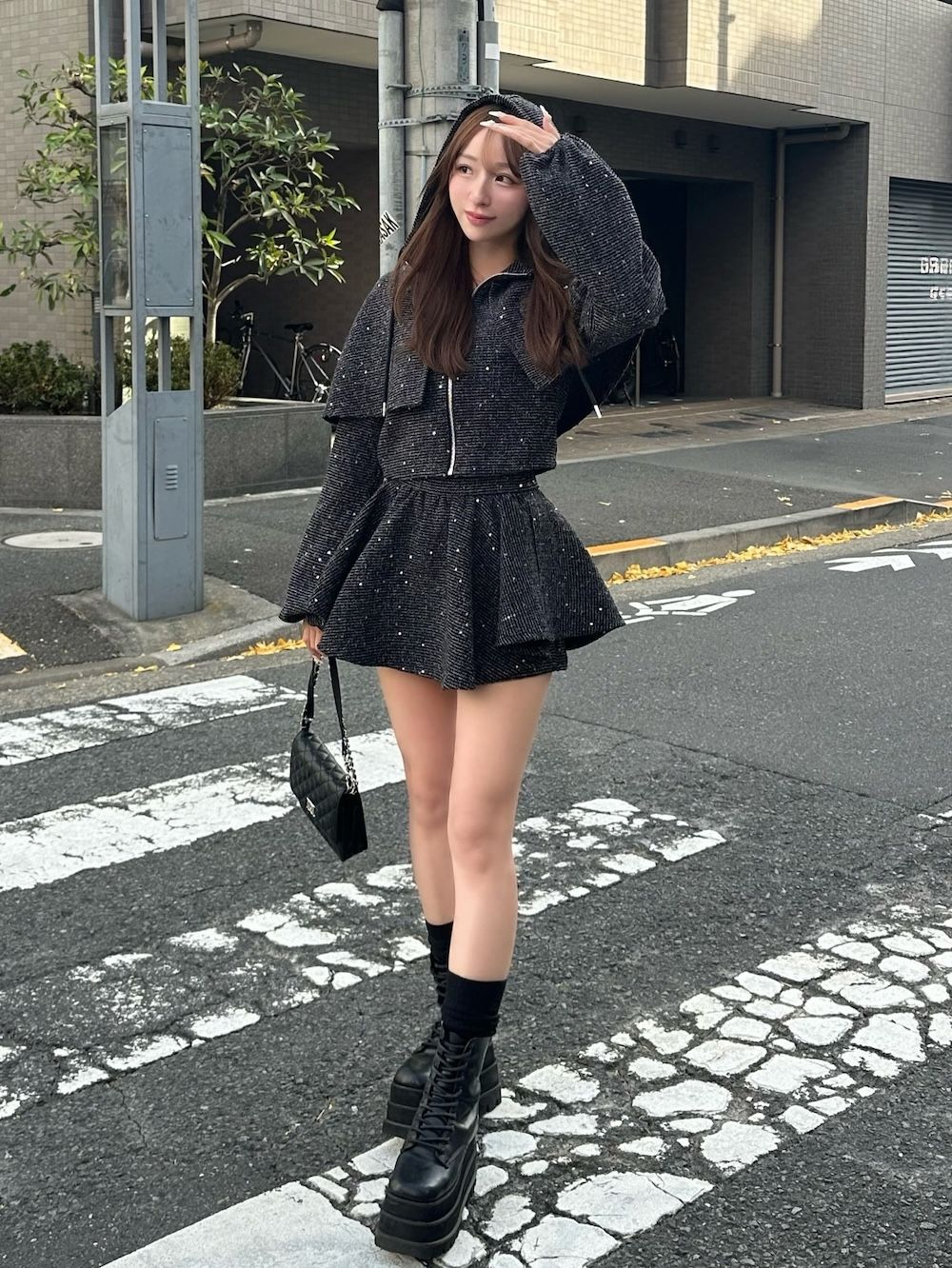 モデル：156cm（着用サイズ：FREE　着用カラー：BLK）