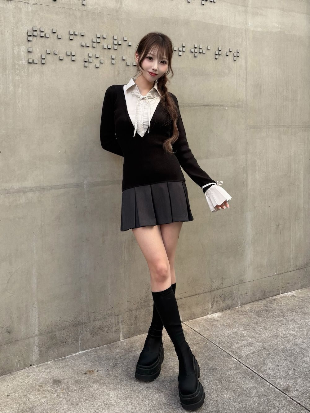 モデル：162cm（着用サイズ：FREE　着用カラー：BLK）